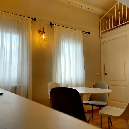 Canal Vena Apartsuite House Апартаменты *