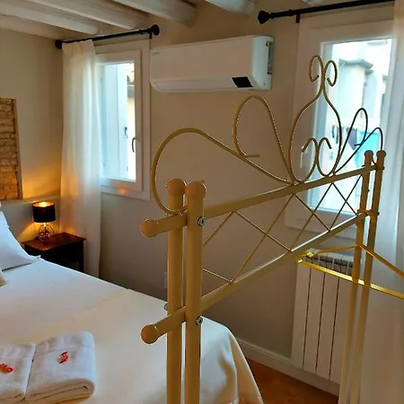 Canal Vena Apartsuite House Chioggia
